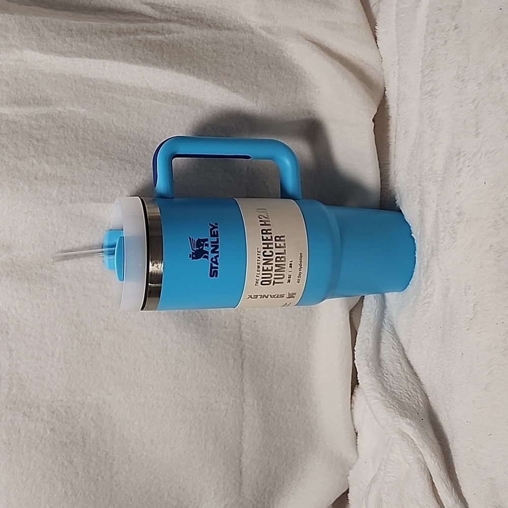 Stanley The Flowstate Quencher Tumbler 30 oz NWT